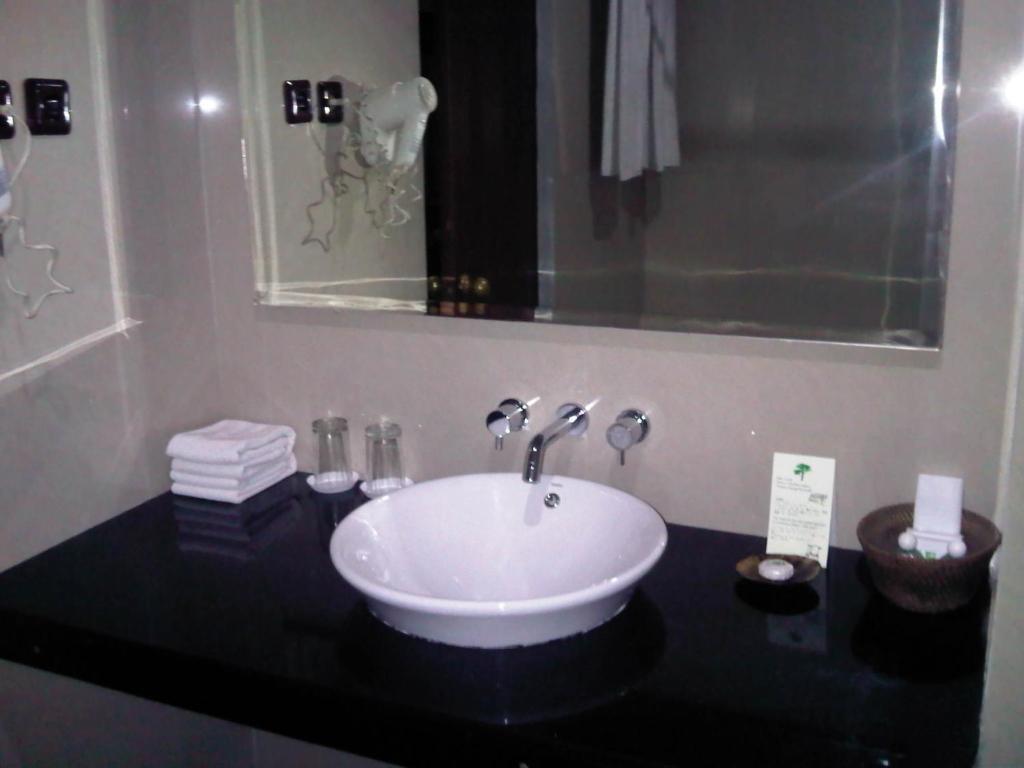 Koupelna v ubytování Adi Dharma Hotel Kuta