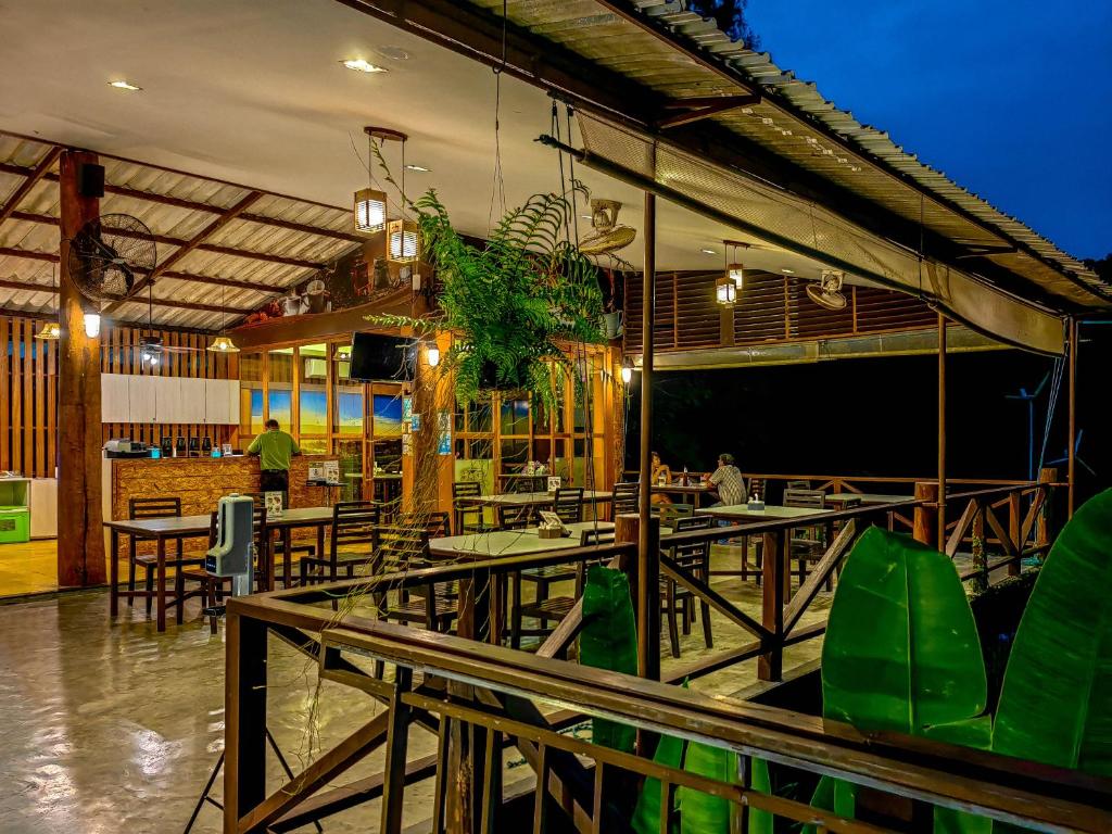 Restaurace v ubytování Bor Saen Pool Villa