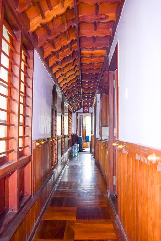 Rajahamsam Houseboat - Maison De Deux Chambres