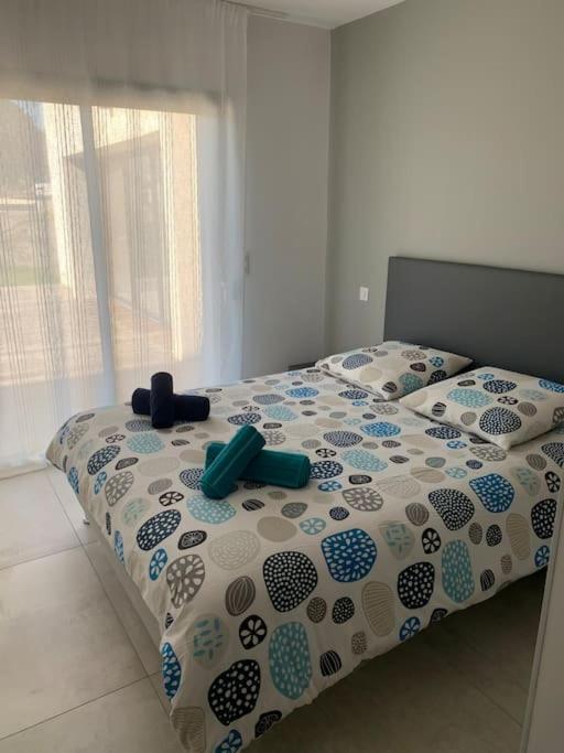 Fotografia z galérie ubytovania Villa neuve 4 chambres Cala Rossa ! v destinácii Lecci