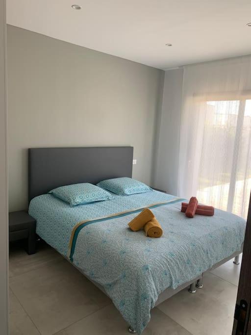 Fotografia z galérie ubytovania Villa neuve 4 chambres Cala Rossa ! v destinácii Lecci