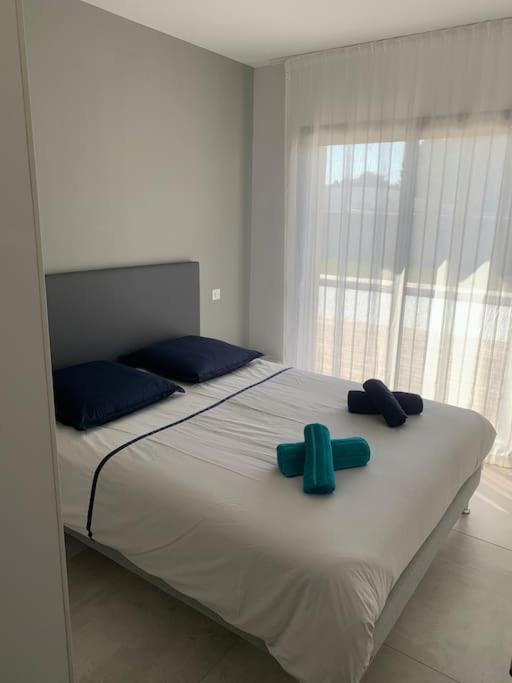 Fotografia z galérie ubytovania Villa neuve 4 chambres Cala Rossa ! v destinácii Lecci