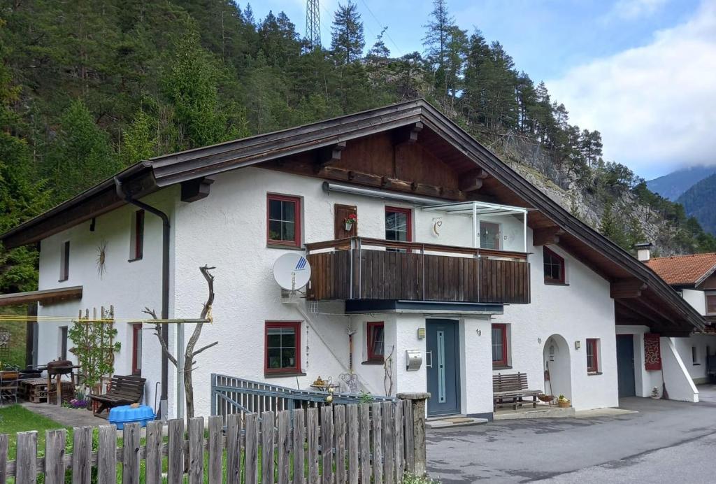 Nespecifikovaný výhled na hory nebo výhled na hory při pohledu z apartmánu