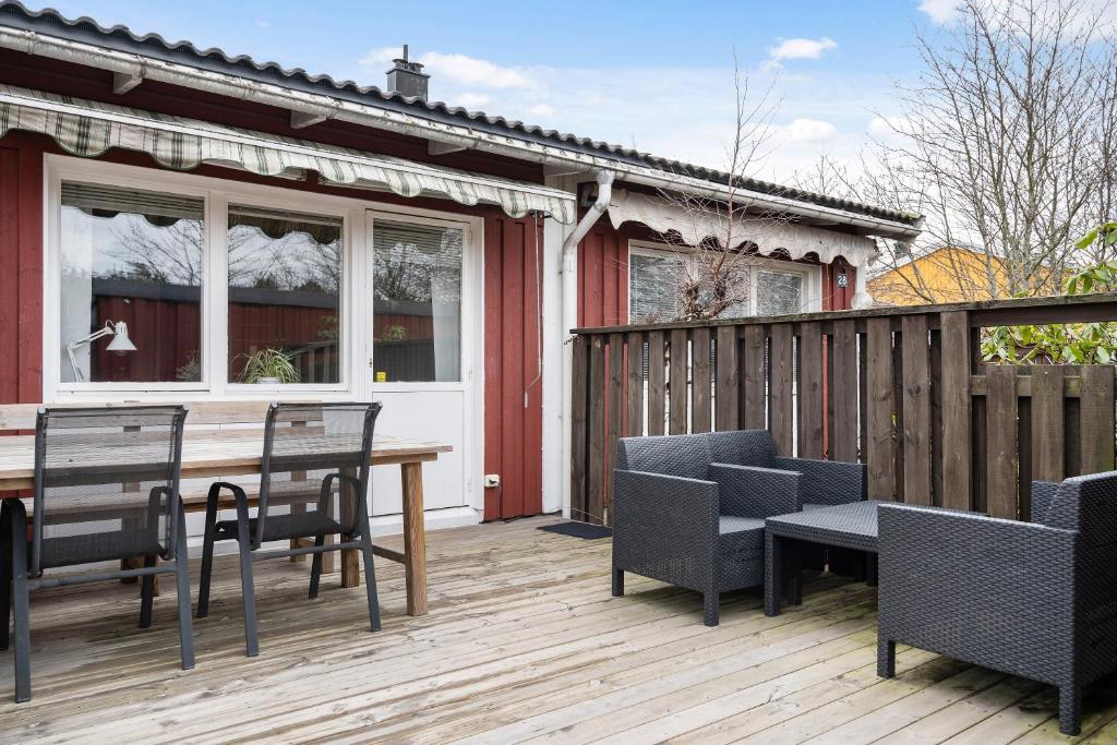 Sparkling modern house in Kista - close to city - Two-Bedroom Townhouse