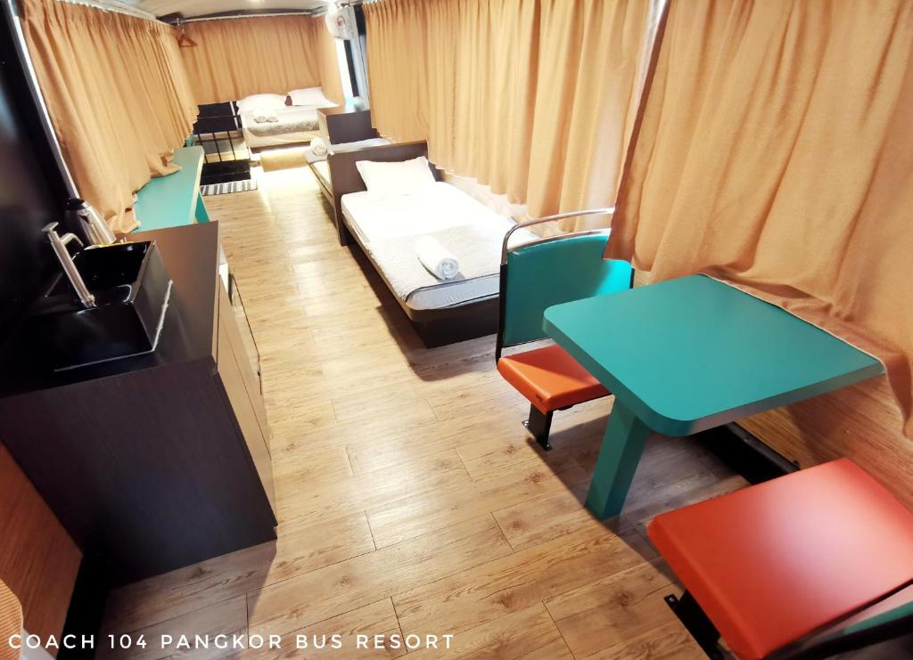 Posezení v ubytování Pangkor Bus Resort by BESLA