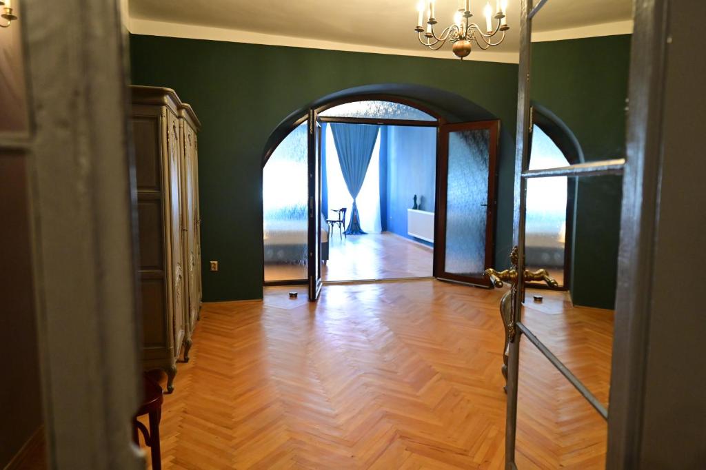Lovely 2 bedroom apartment in historic city center - Appartement De Deux Chambres