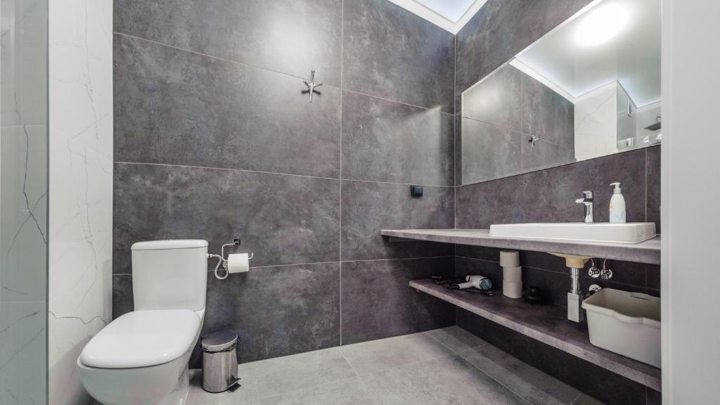 Kúpeľňa v ubytovaní Apartament Złota Perła z parkingiem 16 E Perłowa Przystań - Holiday City