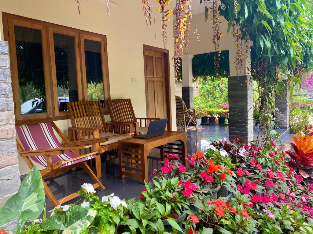 Giardino di Flower Valley Plantation Homestay