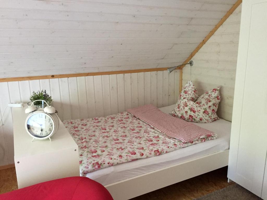 Postel nebo postele na pokoji v ubytování Apartments im Schwedenstil