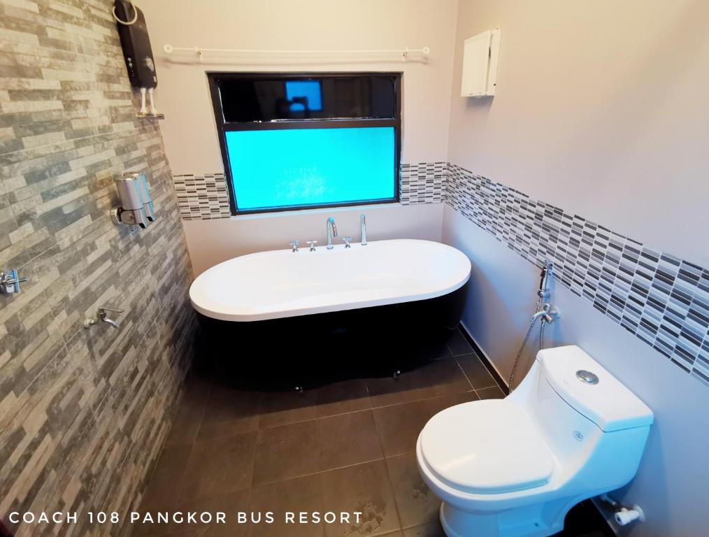 Pangkor Bus Resort by BESLA - Chambre Familiale Avec Salle De Bain