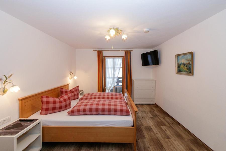 Postel nebo postele na pokoji v ubytování Hotel Binderhäusl