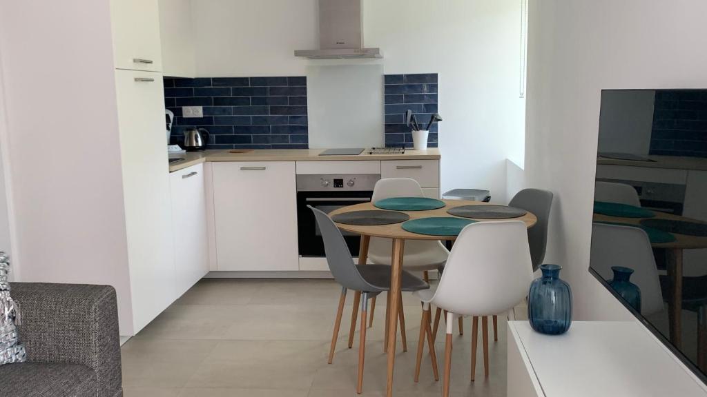 Kuchyň nebo kuchyňský kout v ubytování Résidence Casa Olea - Studio - T2 - T3