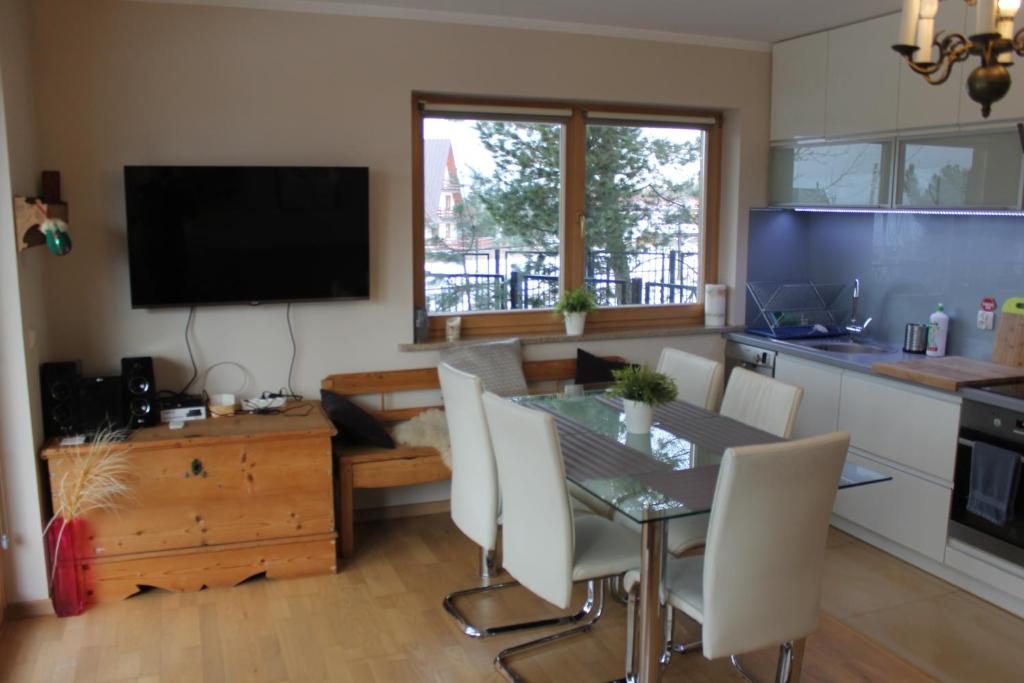 Kuchyňa alebo kuchynka v ubytovaní Apartament Cyrhla Zakopane
