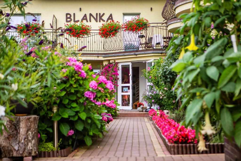 Vonkajšia záhrada v ubytovaní Blanka