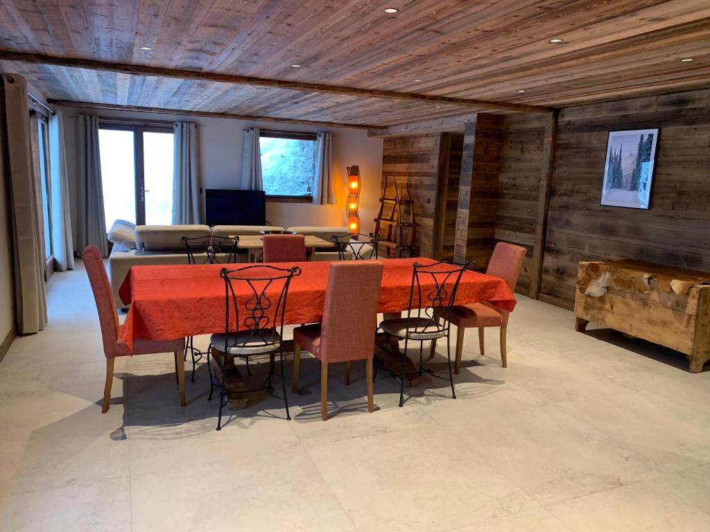 Gallery image of Le Cheval Blanc, Ski aux pieds, Jacuzzi in Méribel