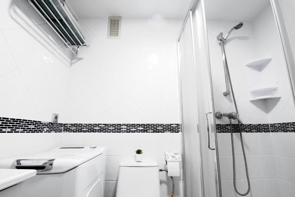 Kúpeľňa v ubytovaní BENALBEACH PLAYA SUITE