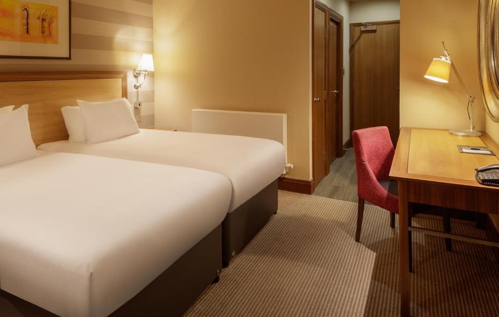 Cambridge Belfry Hotel & Spa - Deluxe Twin Room