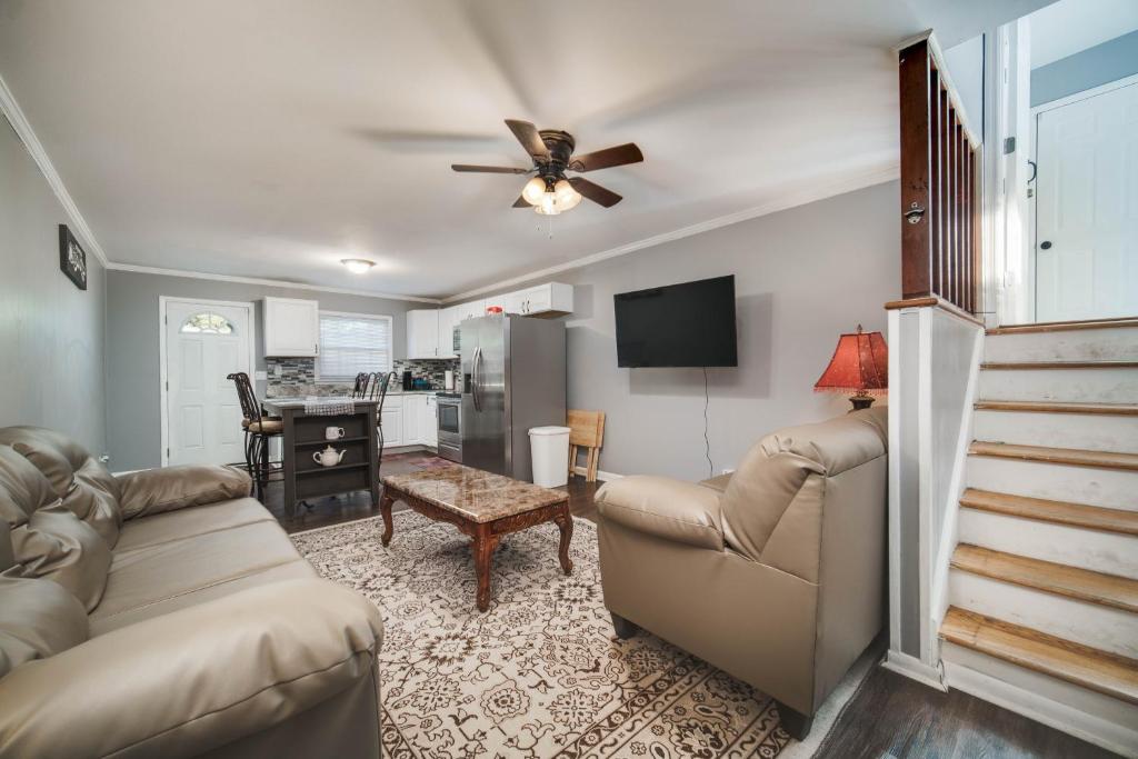 Mid-City Serenity (Downstairs)