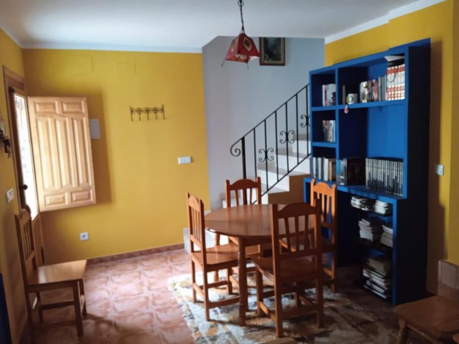 Afbeelding uit fotogalerij van Casa Rustica a pie de montaña in Cullera