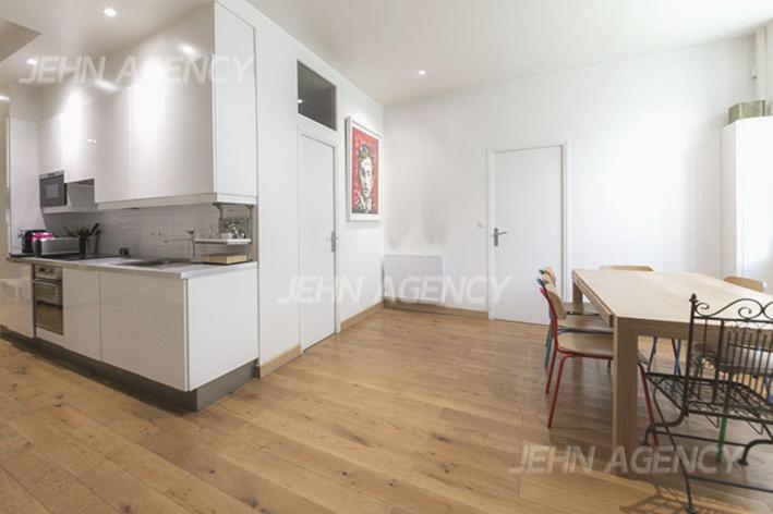 Kuchnia lub aneks kuchenny w obiekcie Paris 75011