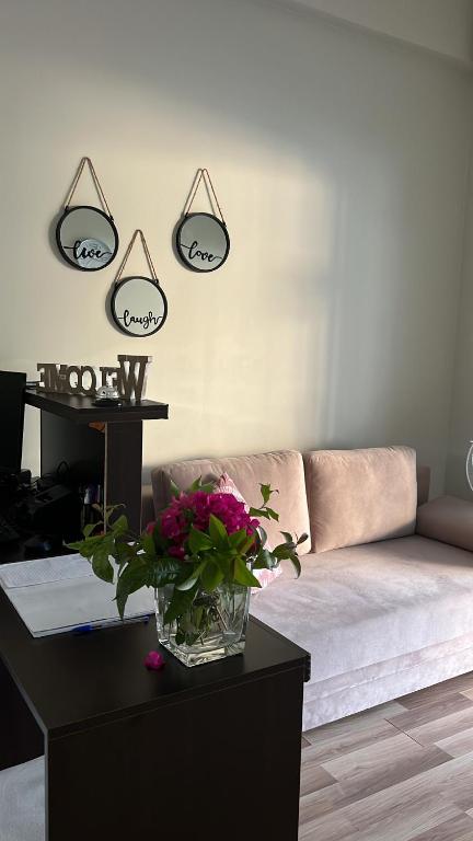 Dream Hotel - Image 11