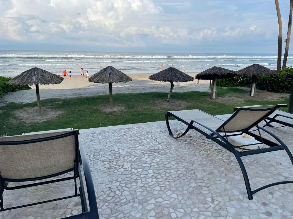 Exclusivo Departamento con acceso a playa - Three-Bedroom Apartment