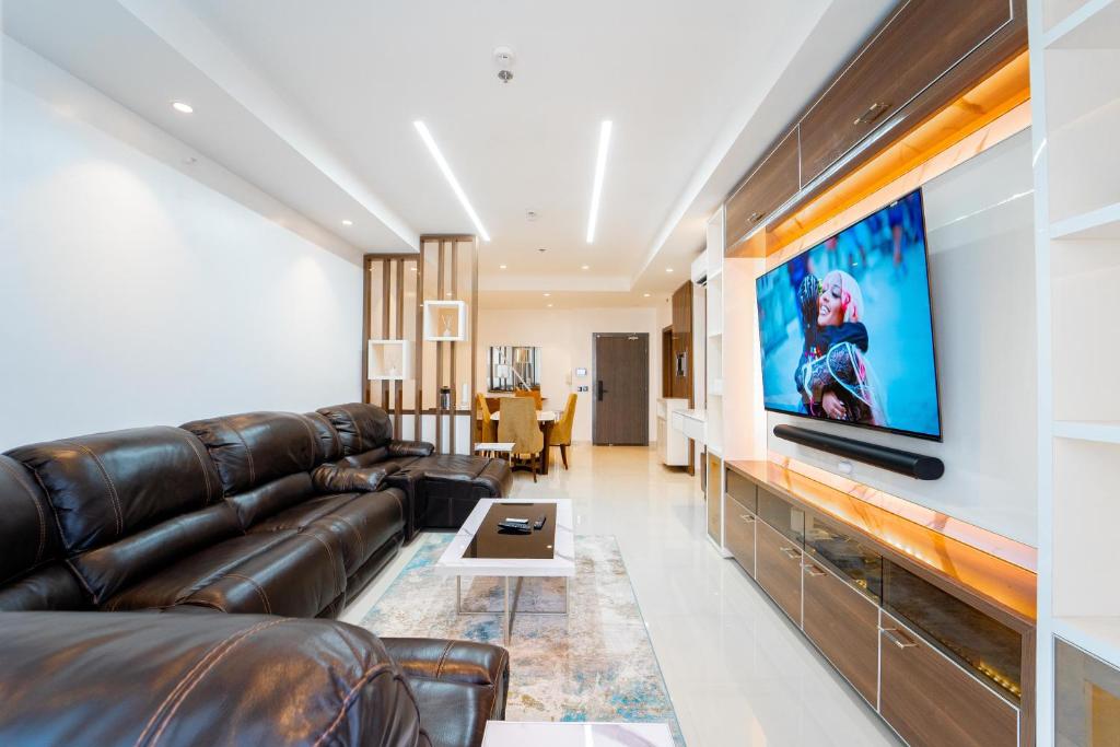 TV a/nebo společenská místnost v ubytování OCEANVIEW 2Bedroom SMARTHOME WITH POOL