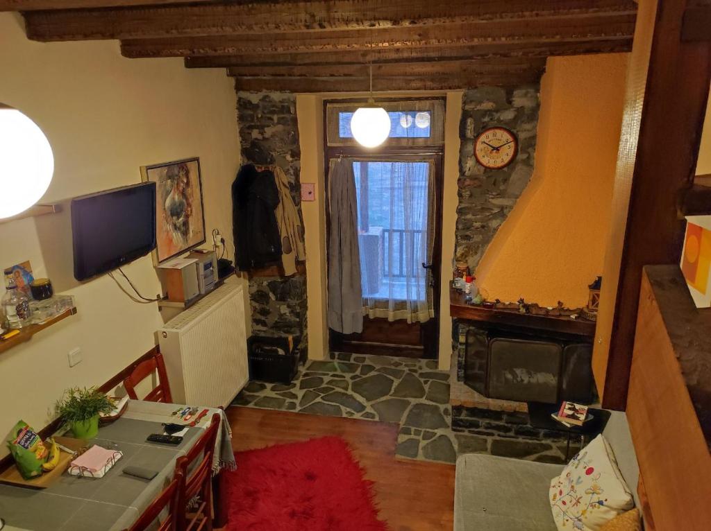 Fotografia z galérie ubytovania Cozy Mountain Villa in P. Agios Athanasios v destinácii Palaios Agios Athanasios