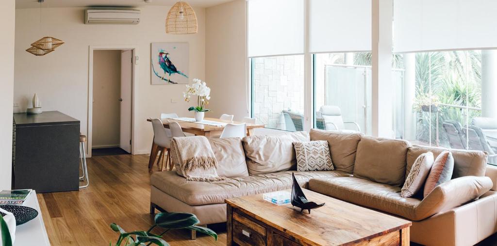 A seating area at Exclusive Anglesea River Beach Apartment