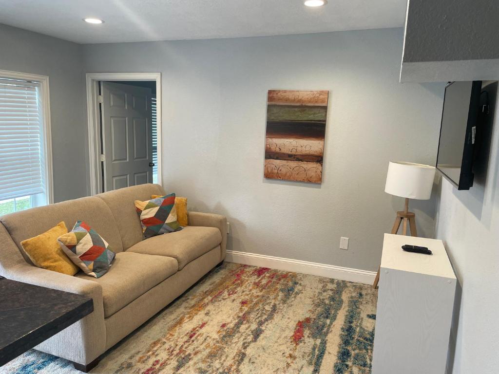 Cozy Vacation Home - Housity