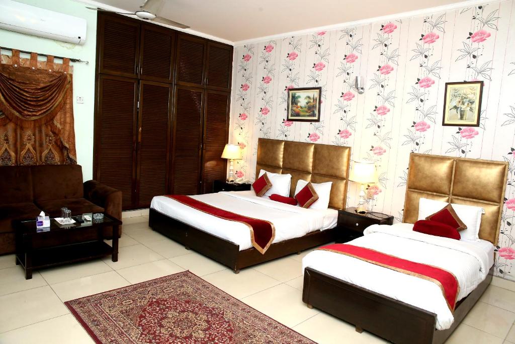 Premier inn Mall Lahore - Triple Room Executive
