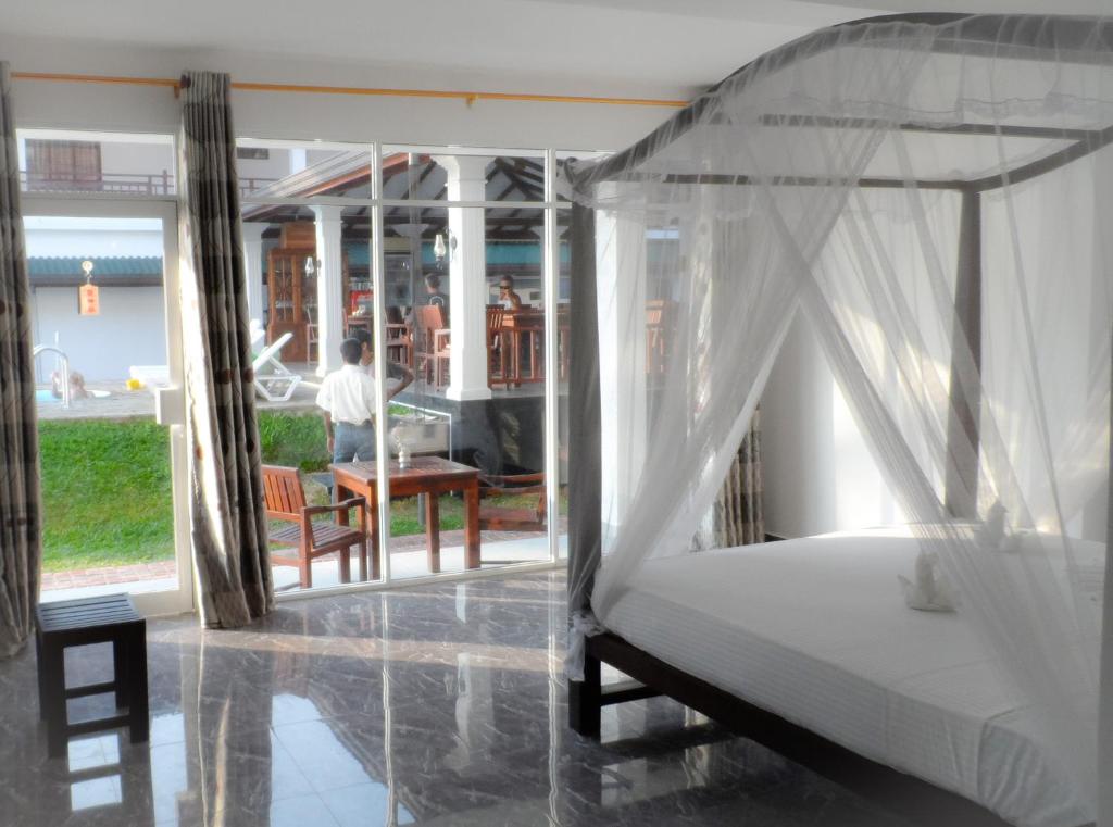 Pearl Island Beach Hotel - 9