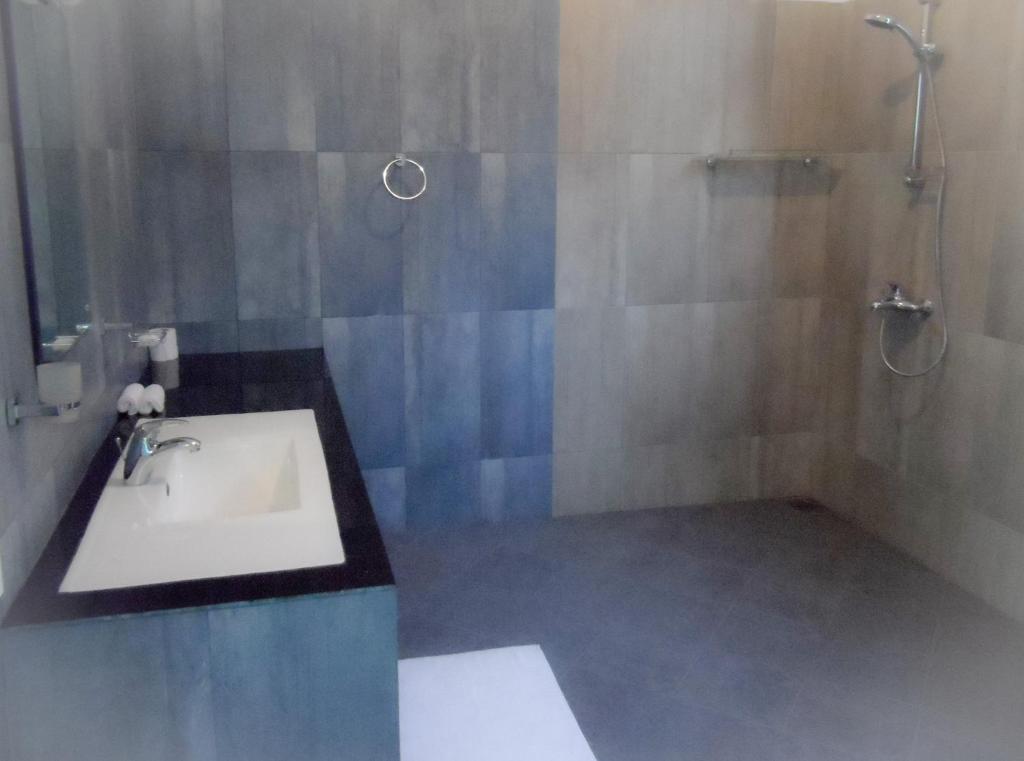 Pearl Island Beach Hotel - 14