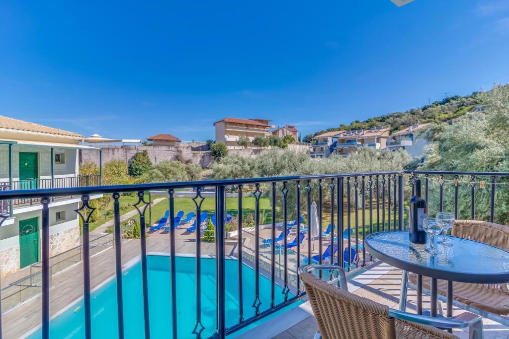 Bazén v ubytování Vergina Star Hotel nebo v jeho okolí