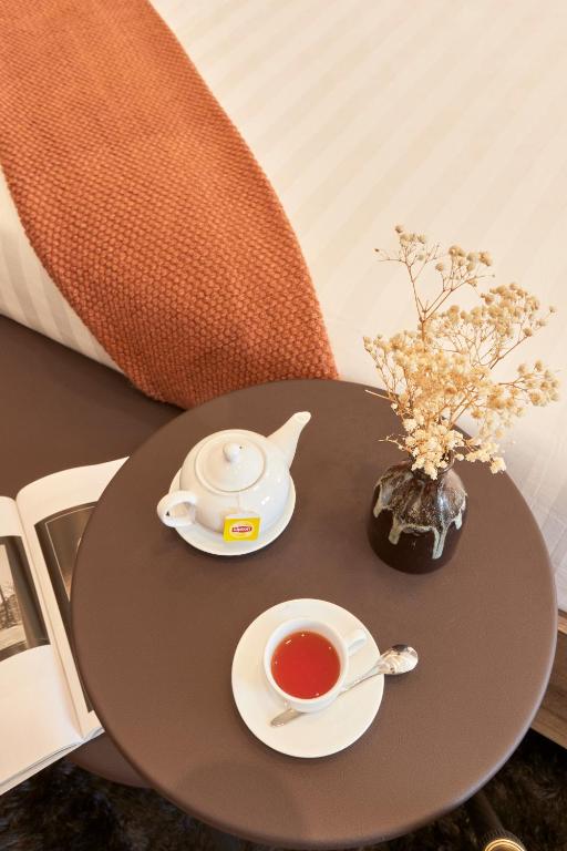 California Hotel - 13