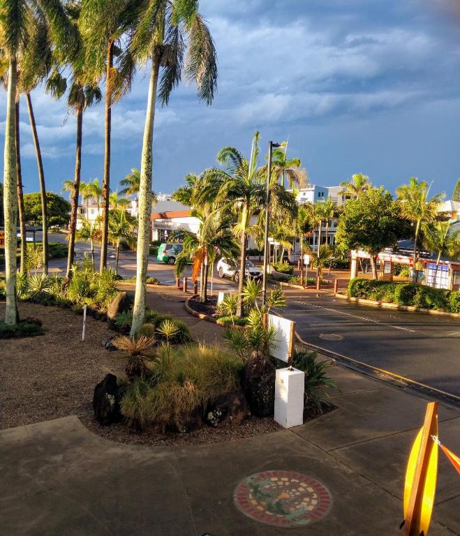 Zahrada ubytování Bargara Beach Motor Inn budget accommodation pet friendly on application