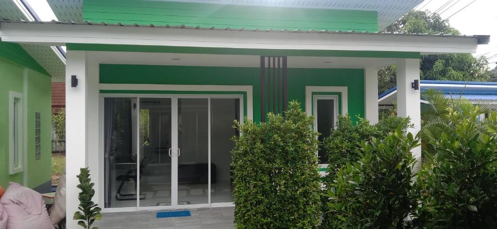 Coco Sea Bangpo Resort - 4