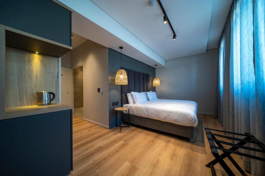 Kloof Street Hotel - Lion Roars Hotels & Lodges - Luxury Accessibility Room