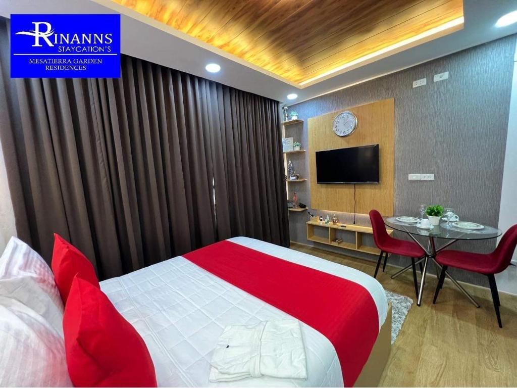 Postel nebo postele na pokoji v ubytování Rinann's Staycation 1021 Mesatierra Condotel Davao