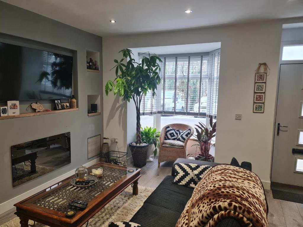 Dbl Room Shared Cottage Garw Valley, Pont y Cymmer (updated prices 2024)