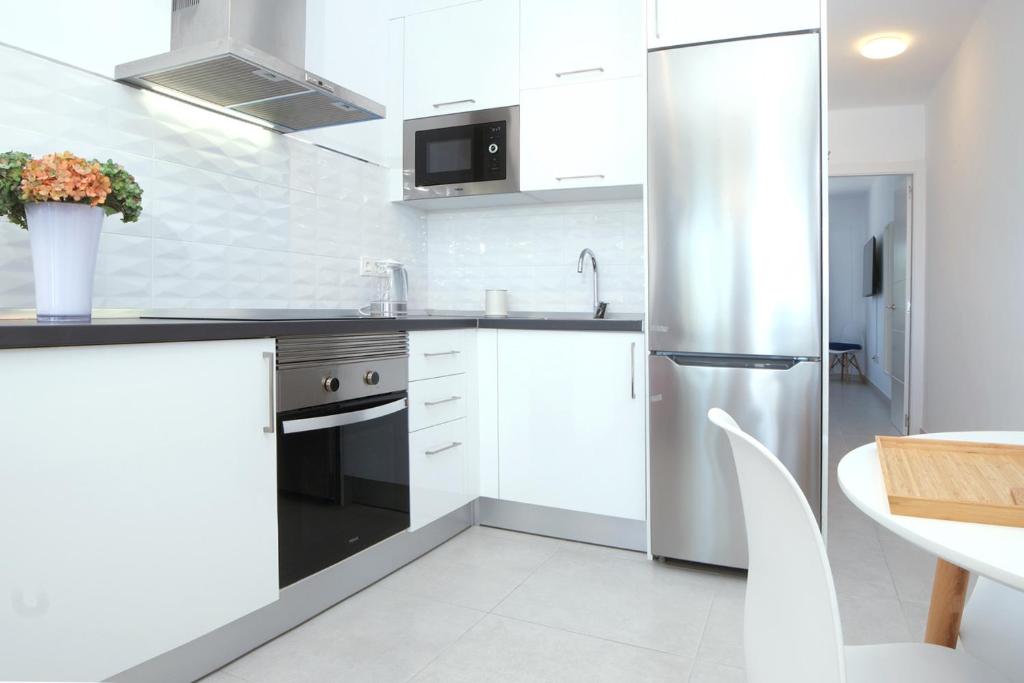 Kuchyň nebo kuchyňský kout v ubytování The Ocean View Senator modern apartment