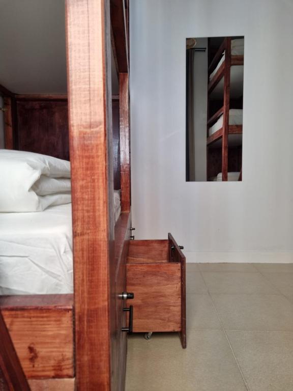 Postel nebo postele na pokoji v ubytování Compass House