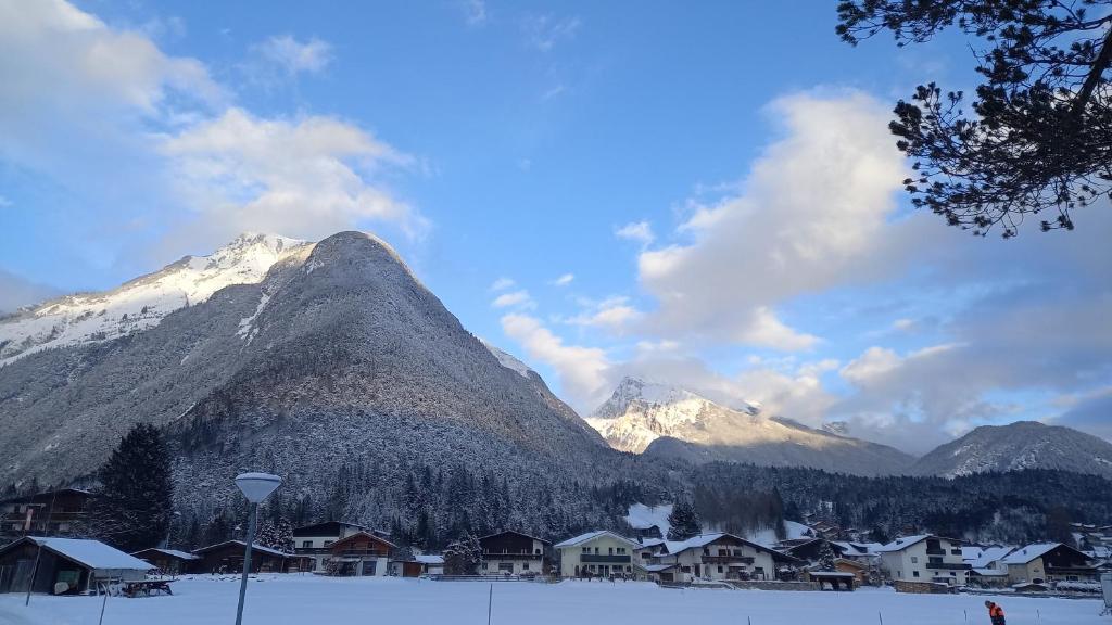 Bergsutsikt fr&aring;n l&auml;genheten