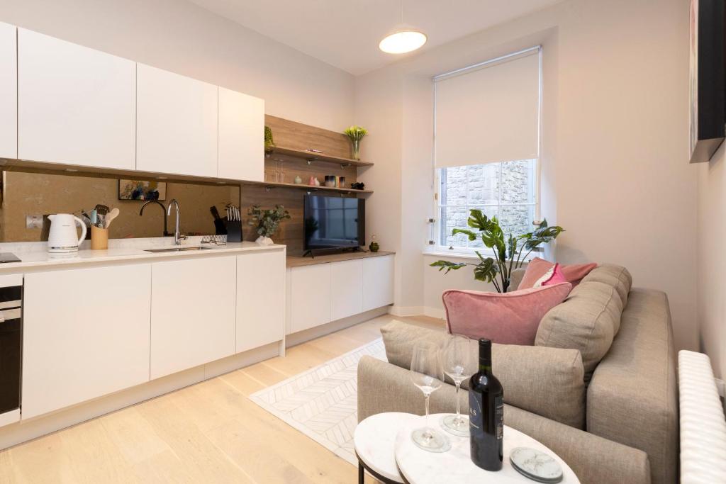 JOIVY Rose South Studio Apartments, Edinburgh (updated prices 2024)