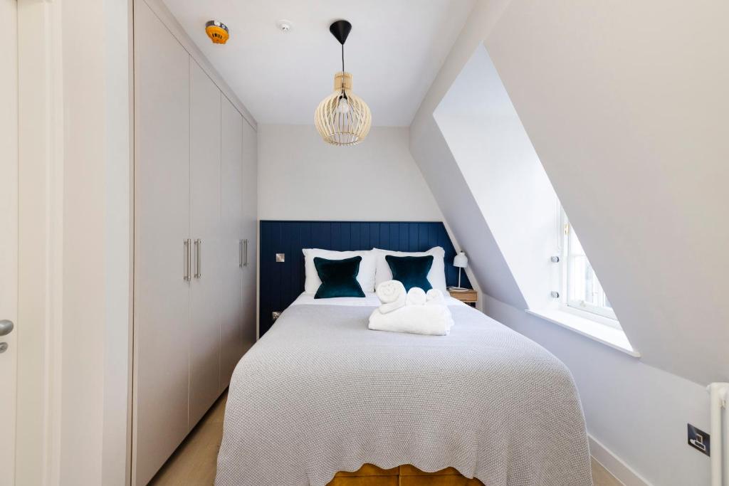 JOIVY Rose South Studio Apartments - One-Bedroom Apartment