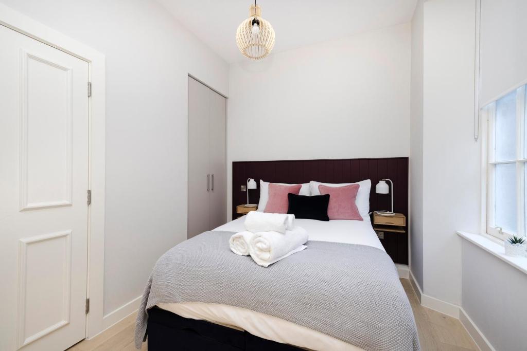JOIVY Rose South Studio Apartments - One-Bedroom Apartment
