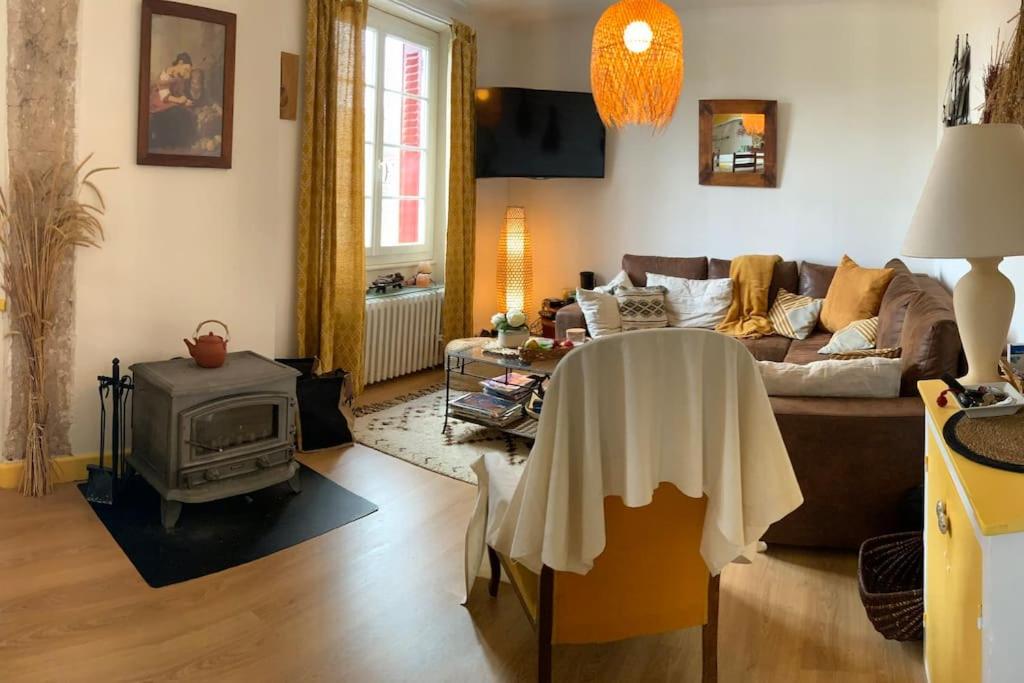 Photo de la galerie de l'établissement Maison MaxAnne, mi-village mi-campagne authentique, à Corrèze