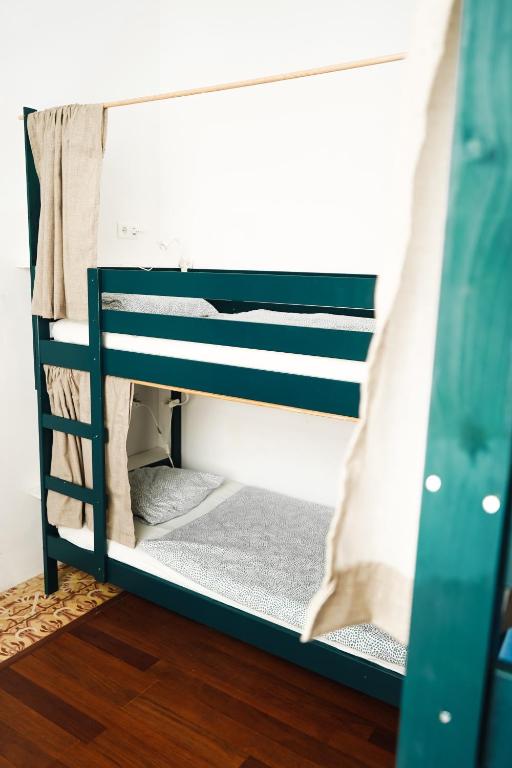 Tamaran House - Bed In Een Slaapzaal Met 4 Bedden
