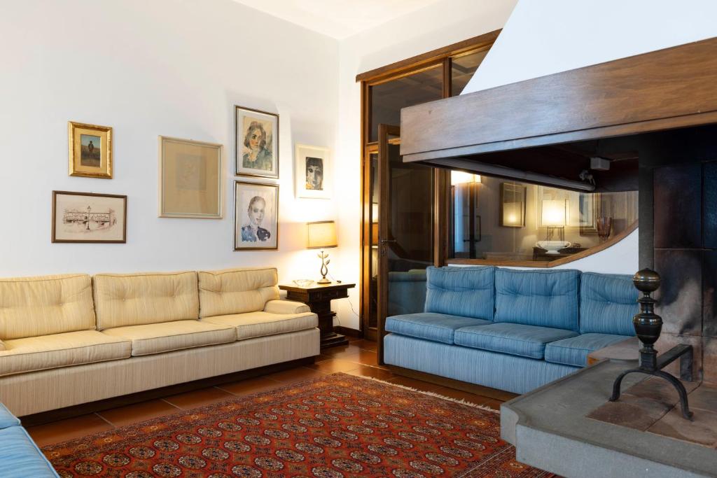 Palazzo Cecchi Florentine Apartment