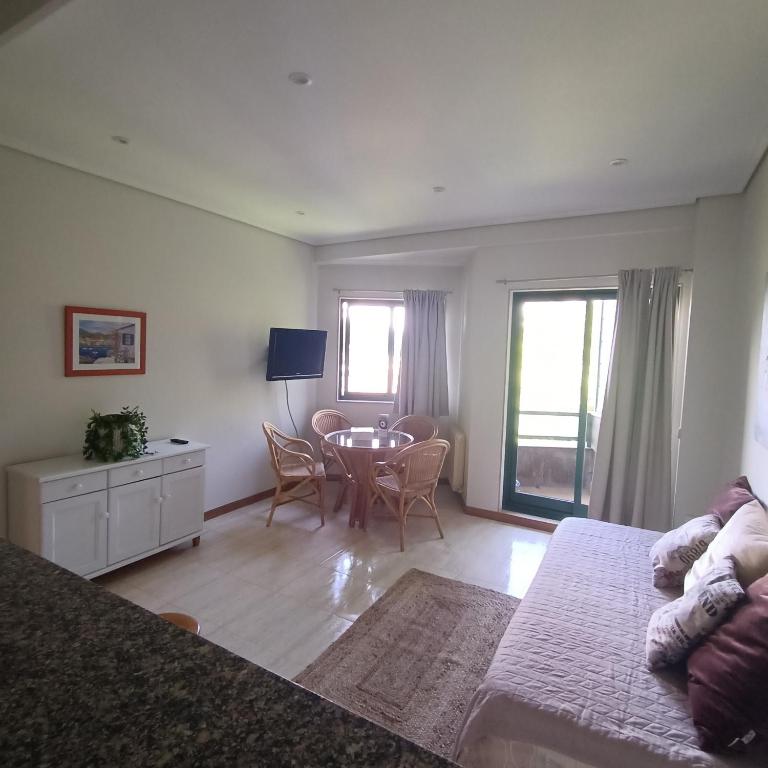 TV a/nebo společenská místnost v ubytování Apartamento Samil Primera Línea de Playa 2C